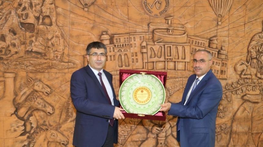 Din&ccedil; ve Duru, Rekt&ouml;r Aktekin&rsquo;e hayırlı olsun ziyaretinde bulundu