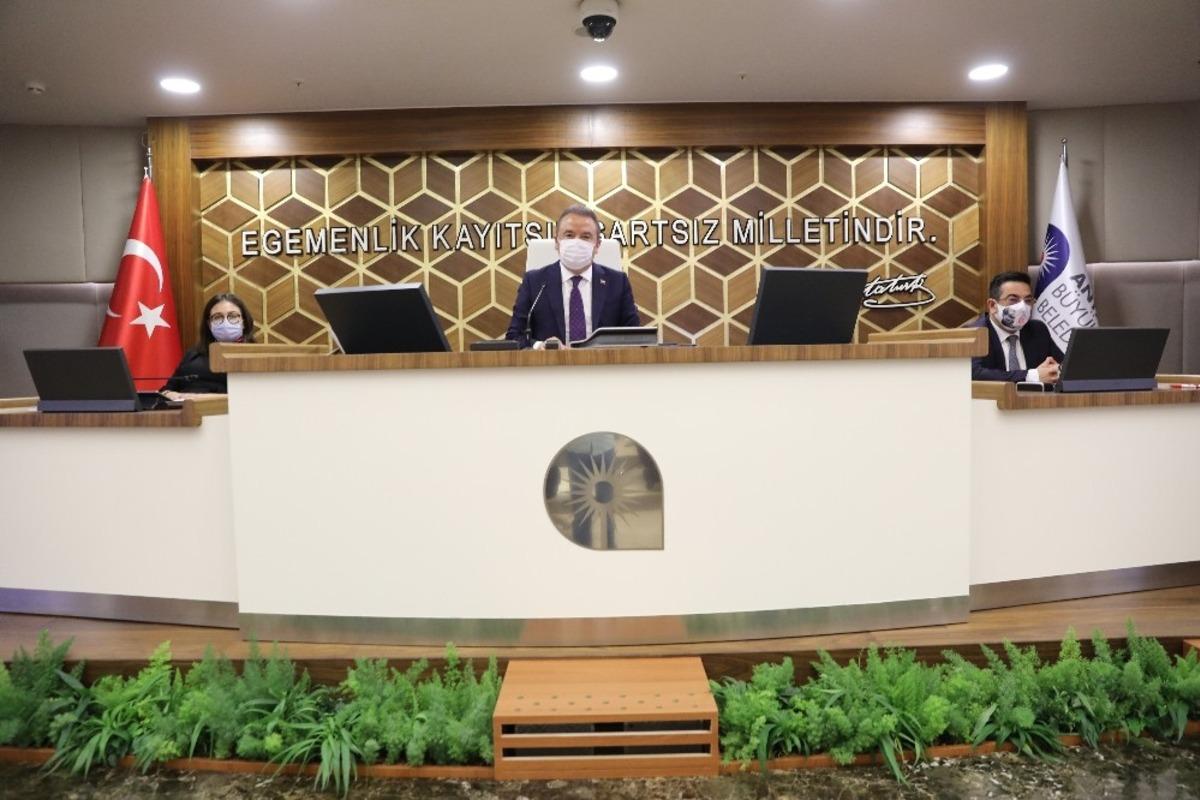 B&uuml;y&uuml;kşehir Meclisi&rsquo;nde &rsquo;L&uuml;zumsuz proje&rsquo;  ve &rsquo;Bor&ccedil;lanma&rsquo; tartışması