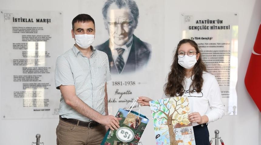 Su ve iklim değişikliği resmedildi