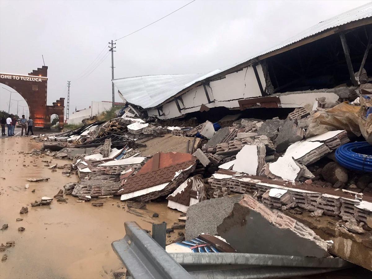 Iğdır'da sağanak ve fırtına etkili oldu