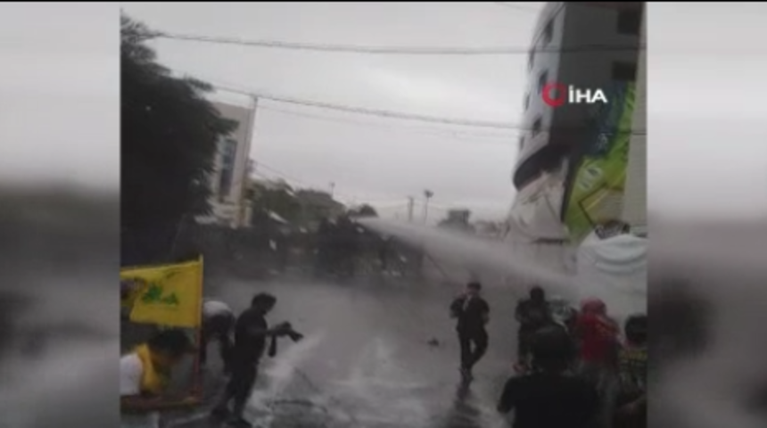 Hizbullah yanlıları, ABD'nin Beyrut Büyükelçiliği'ne girmeye çalıştı