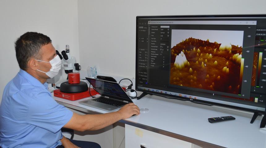 Dr. Ümit Çelik: Koronavirüsü dünyada ilk defa 3 boyutlu olarak görüntüledik