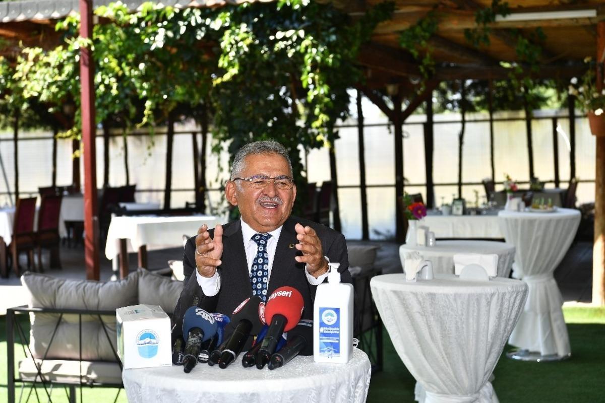 Başkan B&uuml;y&uuml;kkılı&ccedil; hijyen sertifika t&ouml;renine katıldı