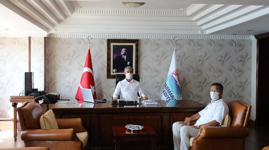 Doğu T&uuml;rkistan Meclis Başkanı T&uuml;mt&uuml;rk&rsquo;den ziyaret