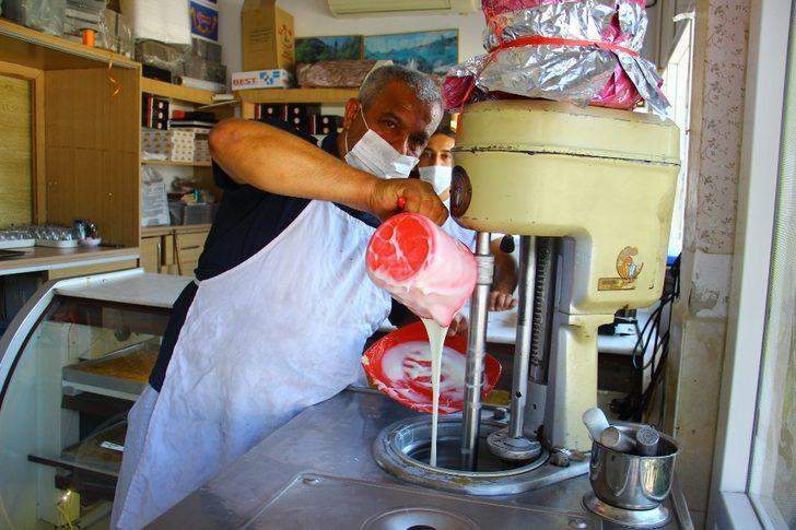 Sıcaklar dondurmacıları, rekabete giren dondurmacılar da vatandaşları sevindirdi G2