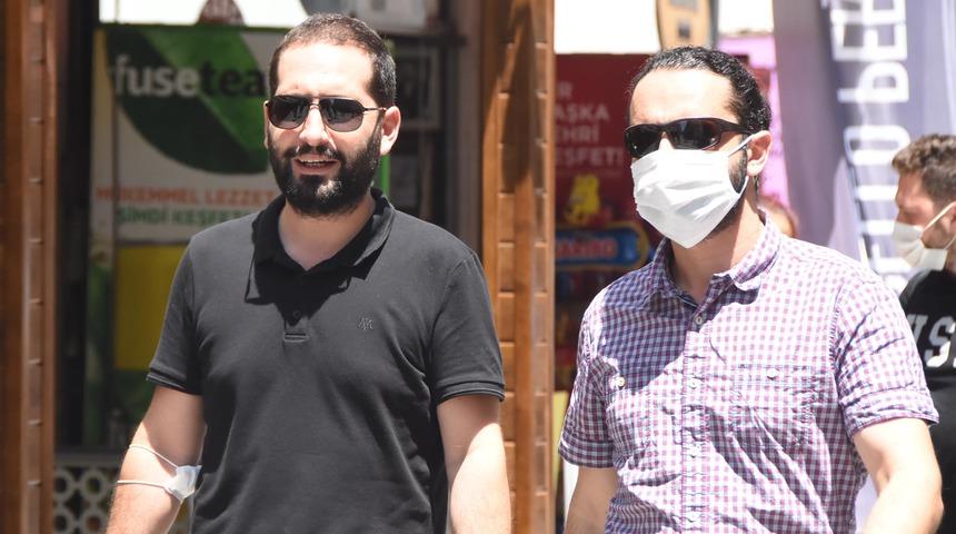 Maske takma zorunluluğu olan İzmir'de, takmama bahaneleri 'pes' dedirtti