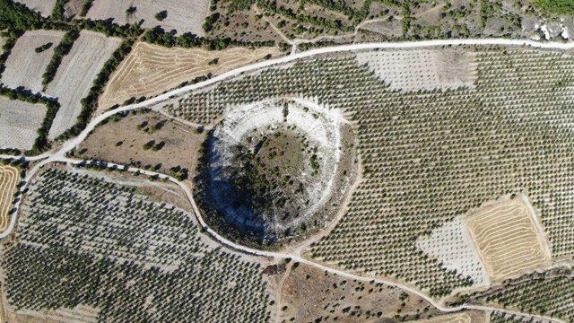 Meteor mu düştü, obruk mu? 'Kup' çukuru halen gizemini koruyor