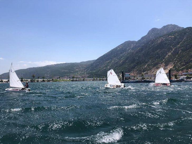 İl Müdürü Gevrek’ten Eğirdirli yelkencilere malzeme sözü G3