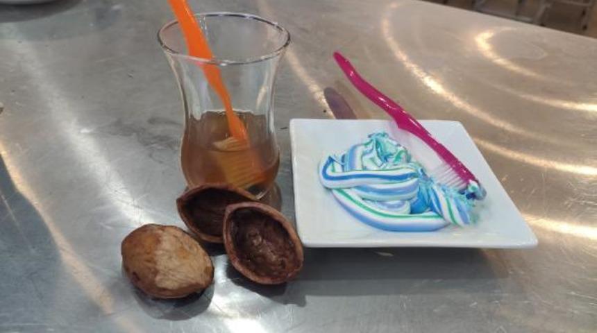 Diş sağlığı i&ccedil;in ceviz kabuğu mucizesi: 6 g&uuml;nde etkisini g&ouml;steriyor