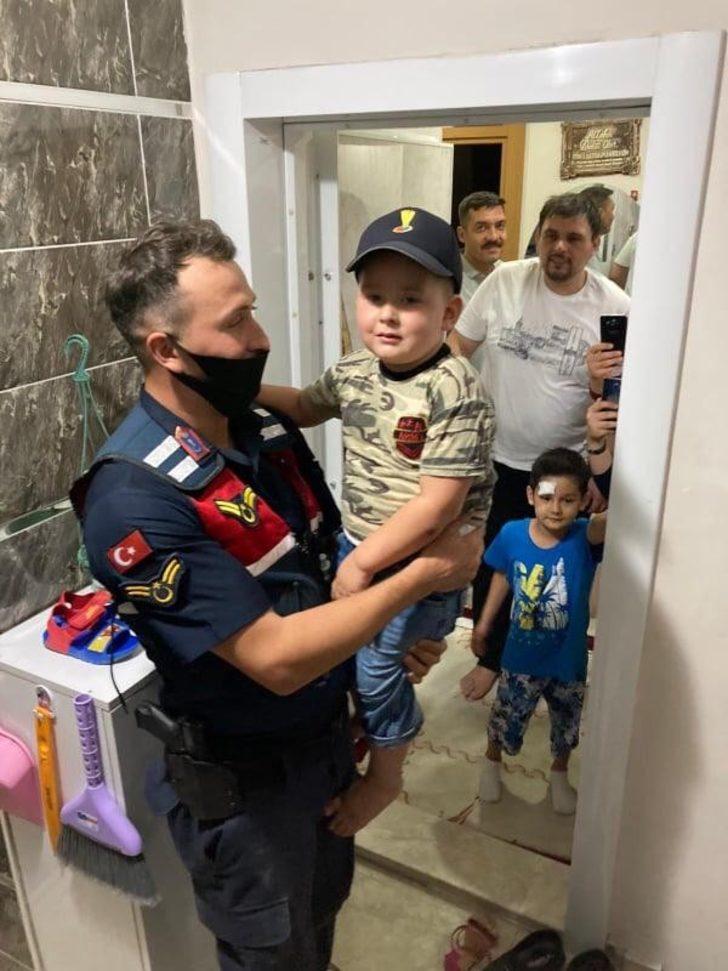 Minik Mustafa’ya jandarmadan doğum günü süprizi G1