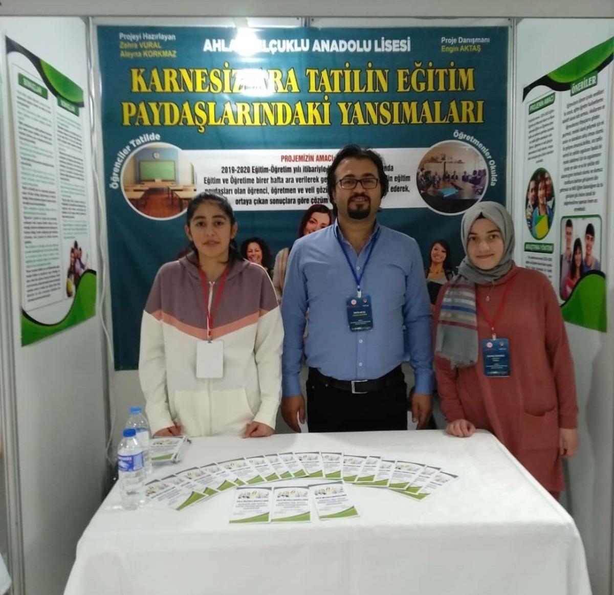 Ahlat, T&Uuml;BİTAK yarışmalarında T&uuml;rkiye 1&rsquo;incisi oldu