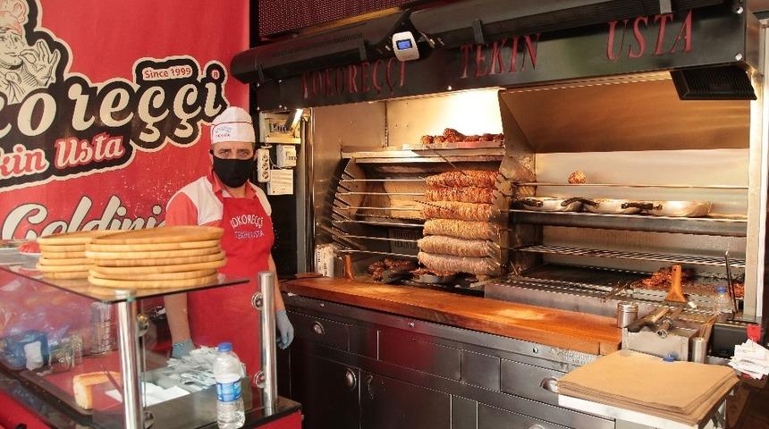 Tekin Usta&rsquo;nın İzmir usul&uuml; kokoreci T&uuml;rkiye&rsquo;ye a&ccedil;ılıyor