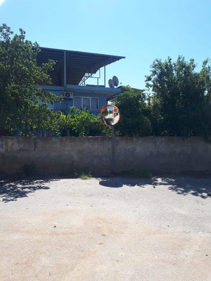 Trafikteki kör noktalara güvenlik aynası yerleştirildi G4