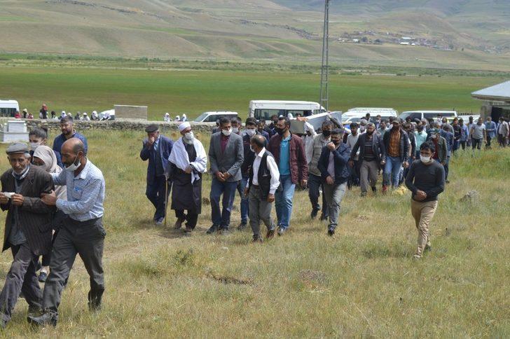 Cezayir’de iş kazasında hayatını kaybeden Ağrılı işçiler toprağa verildi G2