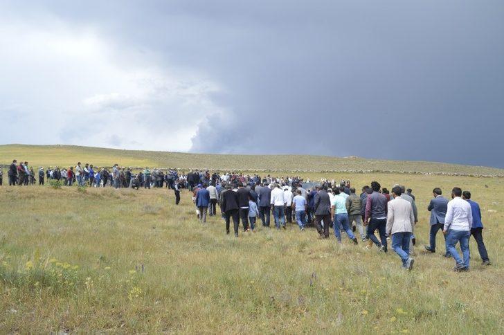 Cezayir’de iş kazasında hayatını kaybeden Ağrılı işçiler toprağa verildi G4