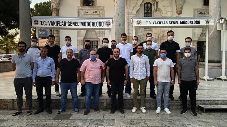 Aydınlı AK Gen&ccedil;lerden Ayasofya i&ccedil;in ş&uuml;k&uuml;r namazı