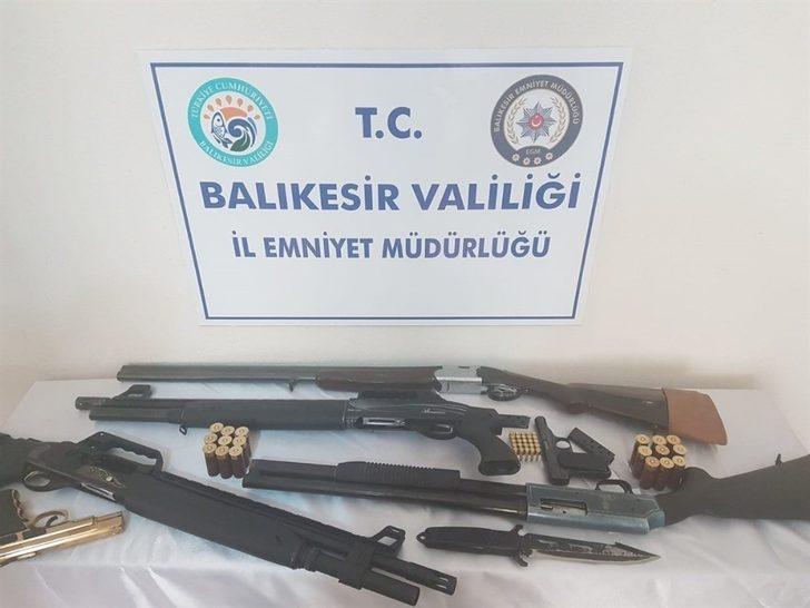 Balıkesir’de polisten uyuşturucu ve silah operasyonu G1