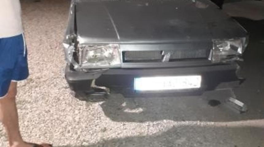 Türkeli’de otomobil ile iki motosiklet çarpıştı: 2 yaralı