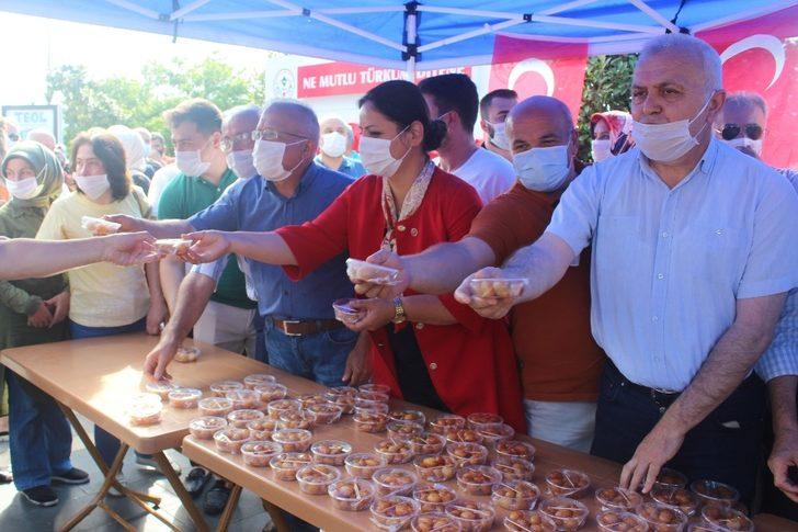 Ayasofya’nın tekrar ibadete açılmasının ardından Giresun’da vatandaşlara lokma dağıtıldı G4