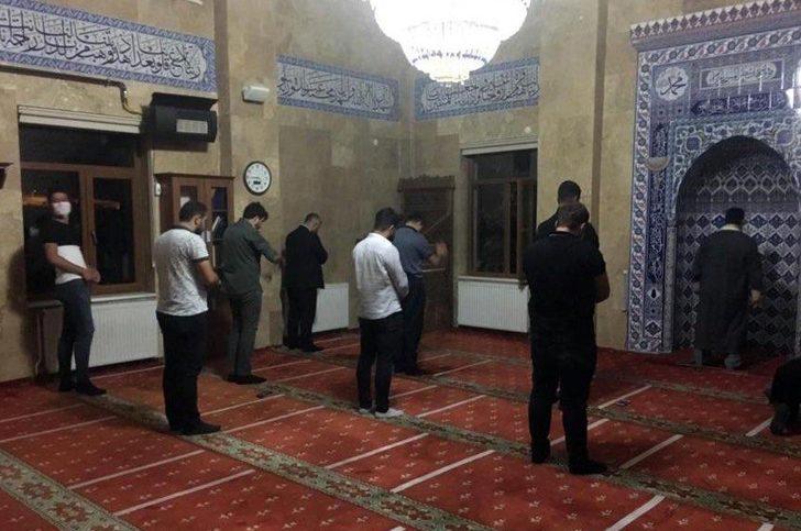 Bitlis’te gençler Ayasofya için şükür namazı kıldı G1