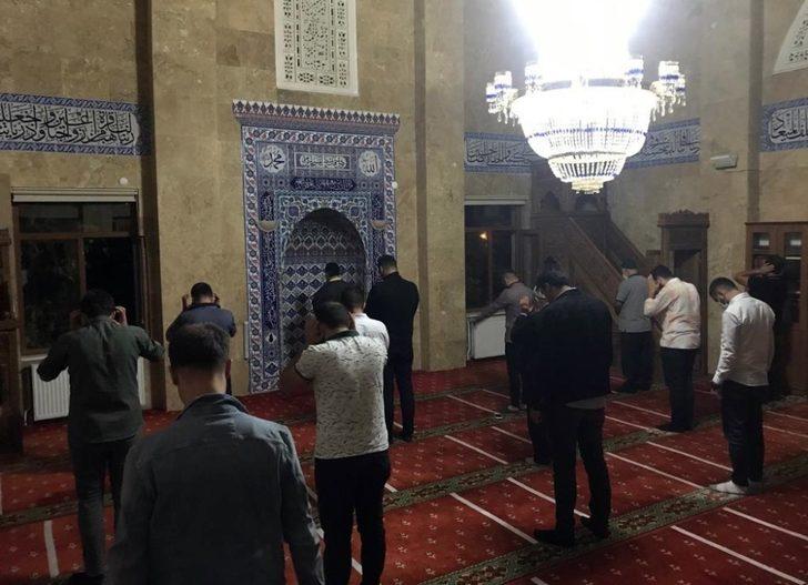 Bitlis’te gençler Ayasofya için şükür namazı kıldı G3