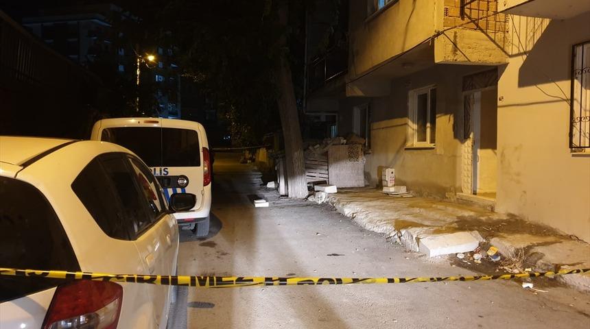 İzmir'de pompalı t&uuml;fekle vurulan kadın kurtarılamadı