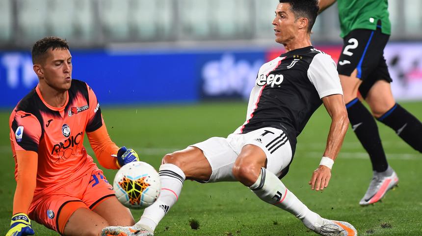 Juventus 1 puanı 90'da penaltıyla kurtardı
