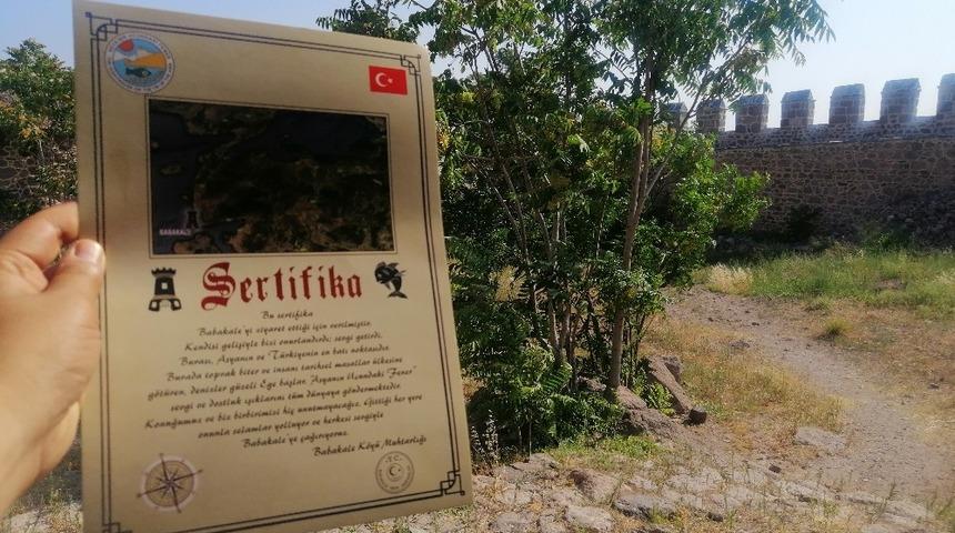 Bu köye gelenlere sertifikalı uğurlama yapılıyor