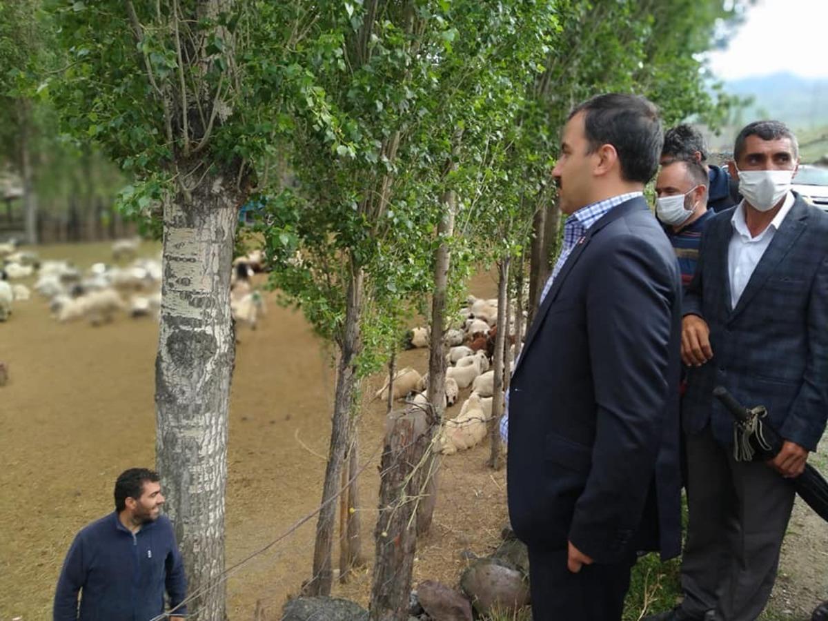 Kaymakam Koşal, selden zarar g&ouml;ren k&ouml;ylerde incelemede bulundu