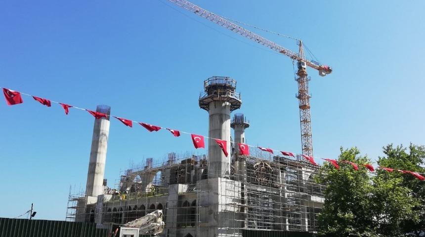 Cami inşaatı devam ediyor