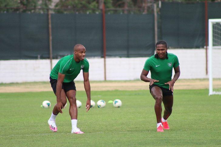 (Özel haber) Estupinan: "Transfer konusu kulüplerin arasında çözmesi gereken bir olay" G4