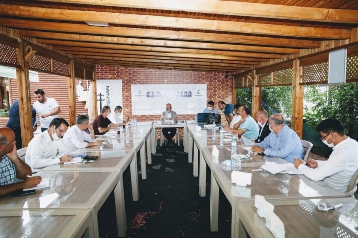 Kocasinanlı muhtarlardan Başkan &Ccedil;olakbayrakdar&rsquo;a hizmet teşekk&uuml;r&uuml;