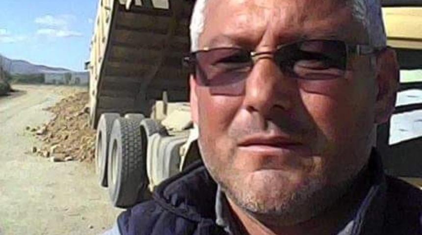 Kestiği ağacın altında kalarak can verdi