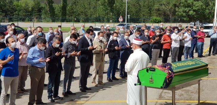 Erzurum Sağlık İl Müdürü Bedir’in annesi son yolculuğuna uğurlandı G3