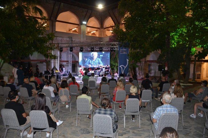 Kervansaray’daki “ Ay ışığı sohbetleri”nin ikinci konuğu fotoğrafçı Mehmet Turgut oldu G4