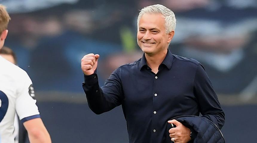 Tottenham, sahasında Arsenal'i 2-1 yendi.