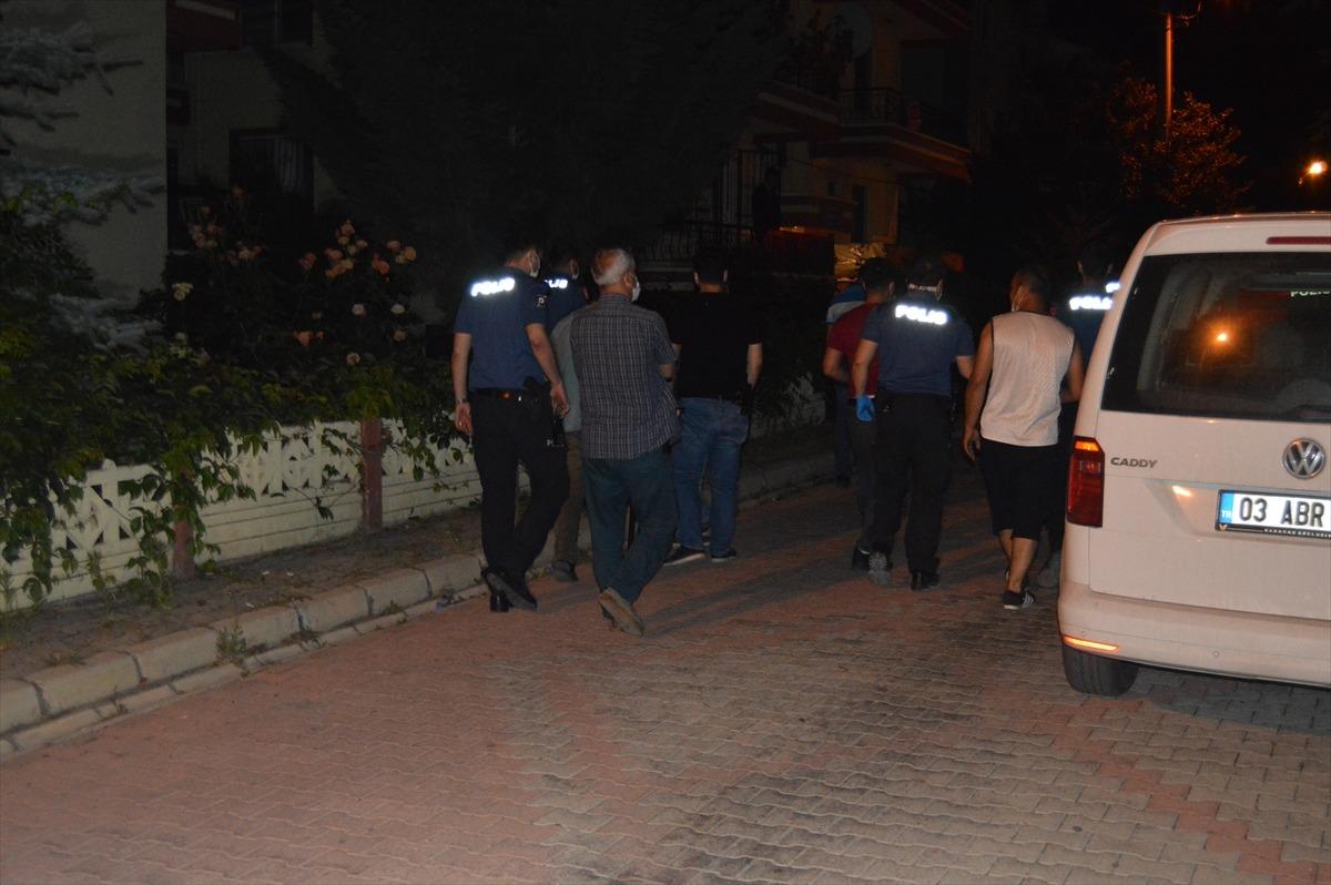 Afyonkarahisar'da d&uuml;ğ&uuml;nde saldırıya uğrayan 4 polis memuru yaralandı