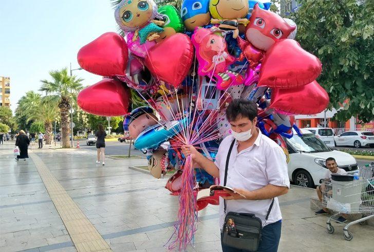 Çocuklara hem mutluluk dağıtıyor hem de örnek oluyor G1