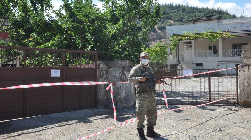 Koronavirüs testi pozitif çıktı, 'geçmiş olsun'a gelen 27 kişi karantinaya alındı