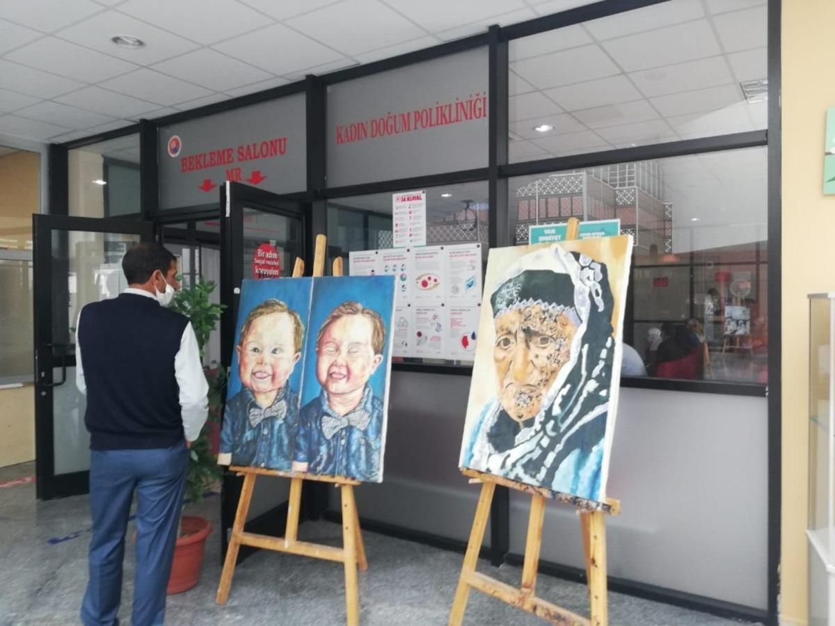 Van YY&Uuml;&rsquo;de "15 Temmuz Karma Sergisi" a&ccedil;ıldı