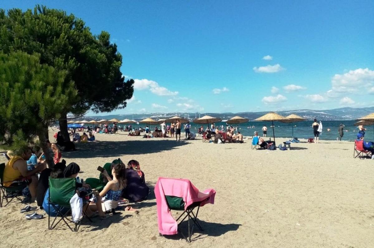 Hersek sahili doldu taştı