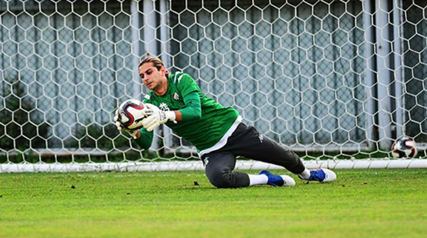 &Ccedil;ağlar Şahin Akbaba kalesinde devleşti