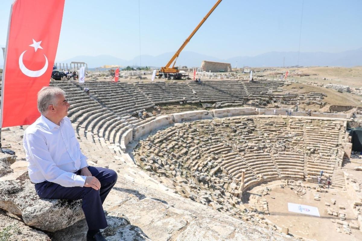 Laodikya g&uuml;n y&uuml;z&uuml;ne &ccedil;ıkıyor