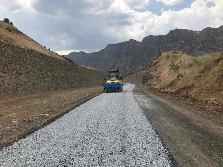 Asfaltlama çalışması köylüleri sevindirdi G1