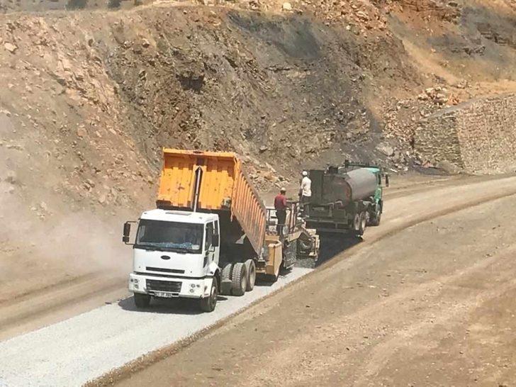 Asfaltlama çalışması köylüleri sevindirdi G2