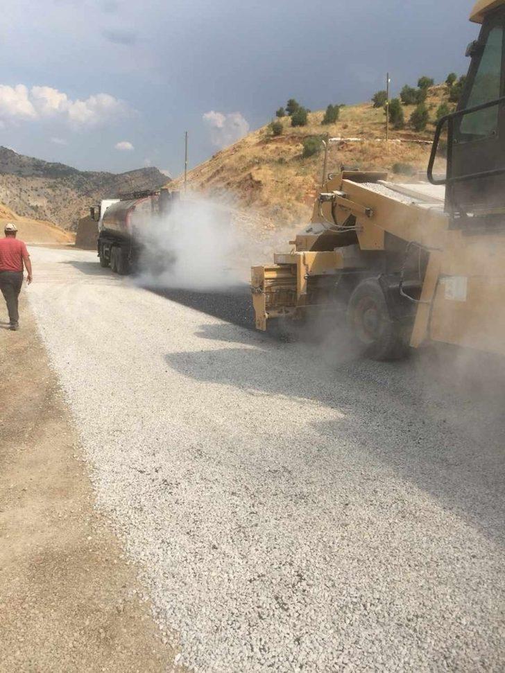 Asfaltlama çalışması köylüleri sevindirdi G4