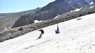 Erciyes'te temmuz ayında sporcular kayak keyfi yaşıyor