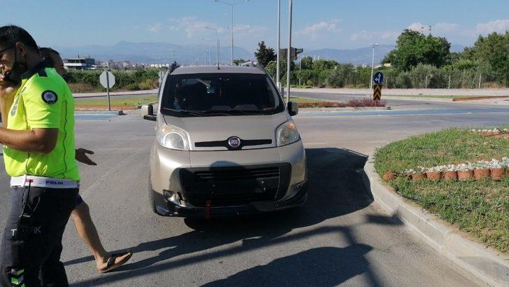 Ticari araç ile motosiklet çarpıştı: 1 yaralı G2