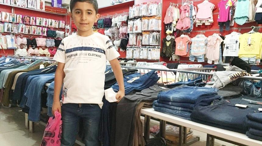 Silvan’da ’bir yetim çocuğu da sen giydir’ kampanyası