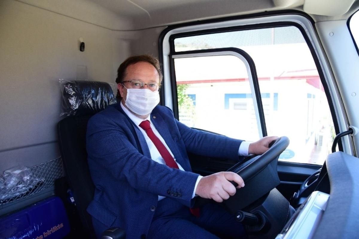 Karesi Belediyesi ara&ccedil; parkını g&uuml;&ccedil;lendiriyor